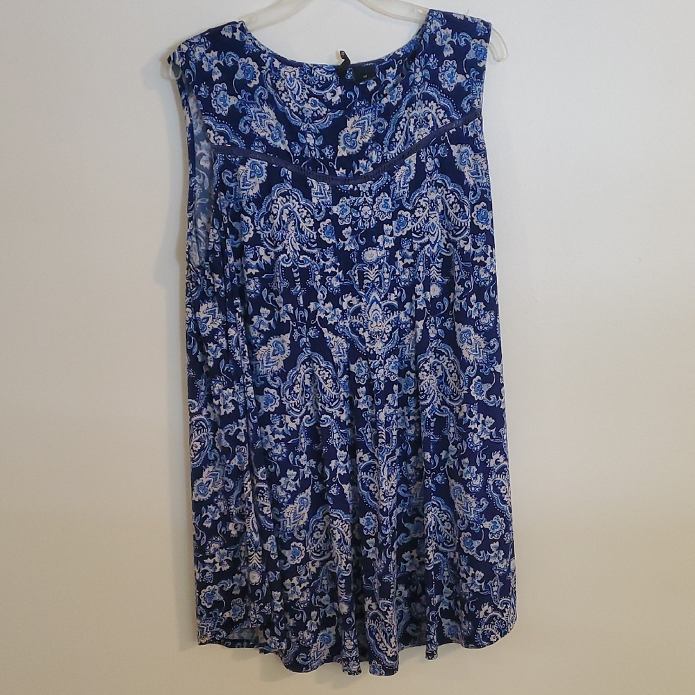 New‎ Directions Blue and White Paisley Blouse